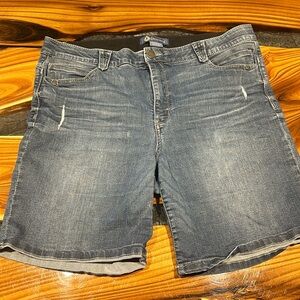 Democracy “Ab”solution midrise Jean Shorts